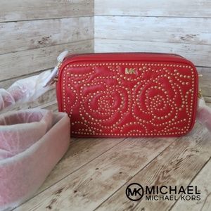 *SOLD*MICHAEL KORS Crossbody bag/ Camera bag